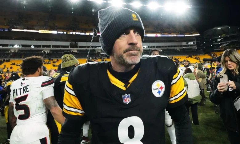 Steelers' Aaron Rodgers doesn't take kindly to second question about Tomlin