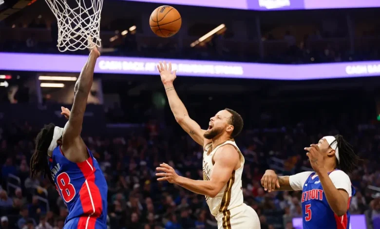 Steph Curry exits Warriors-Pistons game with knee soreness