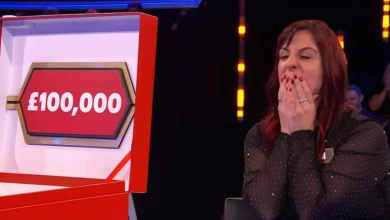 Stephen Mulhern in disbelief as Deal or No Deal contestant loses £100,000 prize