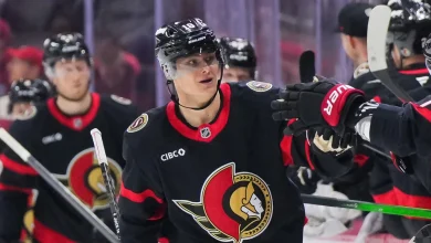 Stutzle scores impressive between legs goal