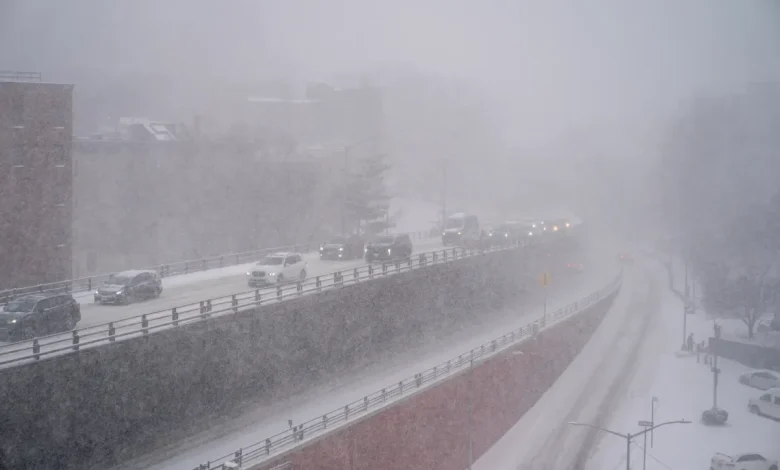 Sudden Snow Warning Gives People Minutes to Prepare