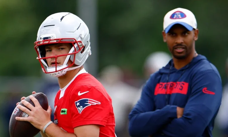 Sunday Patriots Notes: Pats strike perfect balance around Drake Maye