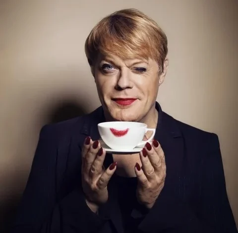 Suzy Eddie Izzard talked Shakespeare N’ Stuff in Chicago
