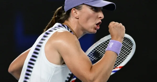 Swiatek stretched before surging to fourth round at AO 2026