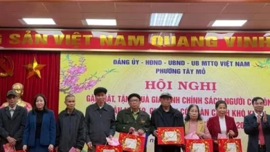 Tay Mo Ward doou mais de 300 pacotes de presentes por ocasião do Ano Novo Lunar de 2026 (Ano do Cavalo).