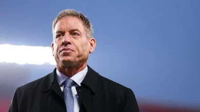 Thanks to Tom Brady’s dual role, no one will say a word about Troy Aikman’s double duty