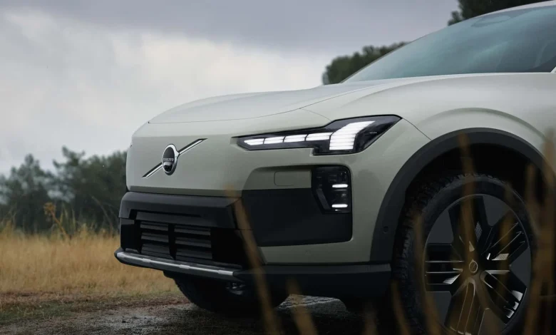 The Volvo EX60 Cross Country Has Something The Rivian R2 Doesn’t