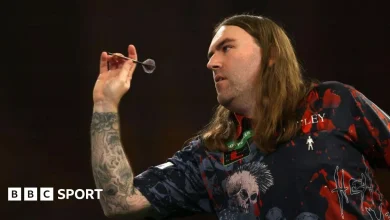 'There's no cure' - the eye condition affecting Littler's opponent Searle