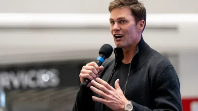 Tom Brady was so compelling explaining how to throw footballs in the wind