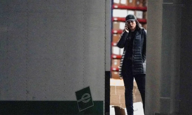 Top Democrats on intelligence committees question Gabbard's presence at election office raid