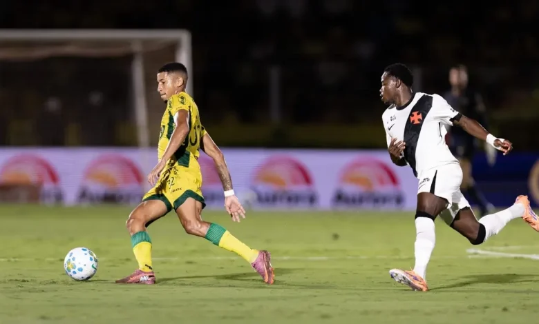 Torcedores se assustam com lance em Mirassol x Vasco: 'Meu Deus'