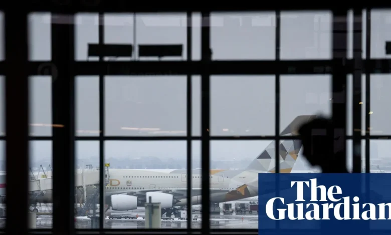 Toronto man posed as pilot to rack up hundreds of free flights, prosecutors say