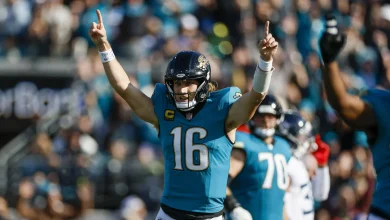 Trevor Lawrence gets to 4,000 passing yards before exiting Sunday’s game