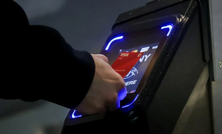 Trump Looks to Congress to Cap Credit Card Rates at 10%