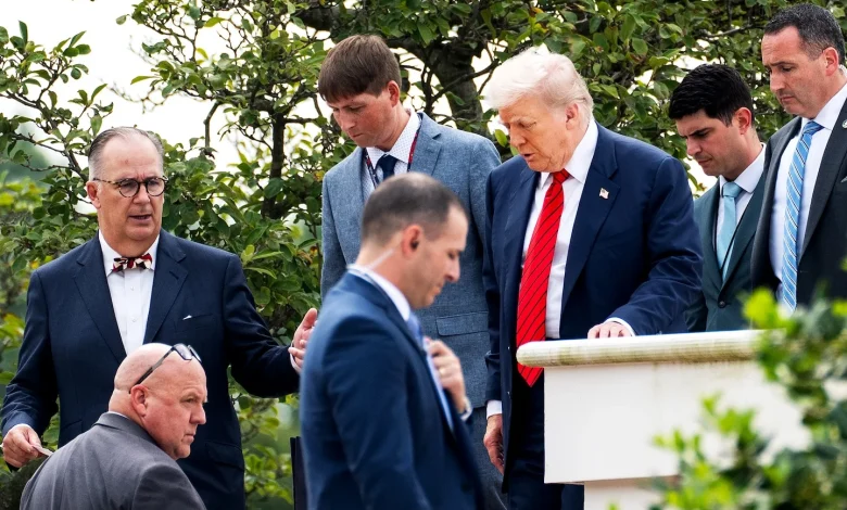 Trump installs loyalists on panel set to review White House ballroom - The Washington Post