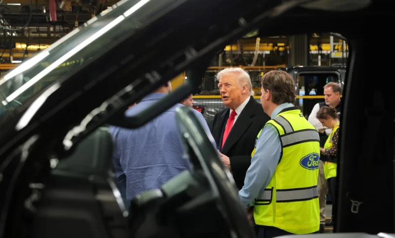 Trump makes obscene gesture, mouths expletive at Detroit factory heckler