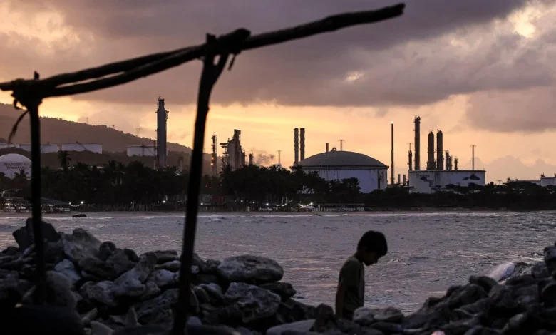 Trump says U.S. may reimburse oil companies if they rebuild Venezuela's infrastructure