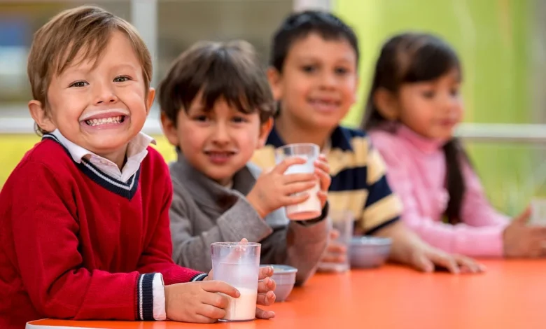 Trump to tear up Obama-era school lunch rules blocking whole, 2% milk