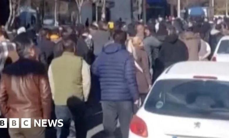 Trump warns US will intervene if Iran kills protesters