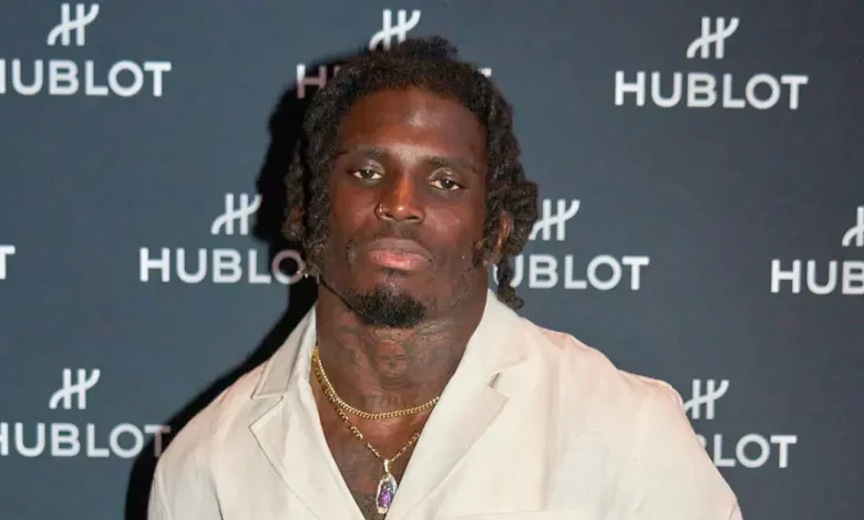 Tyreek Hill’s Estranged Wife Scolded by Judge For Buying $196,000 Bentley (Excl)