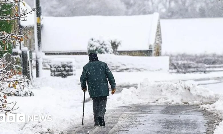 UK weather: Travel disruption expected as ice and snow grip UK