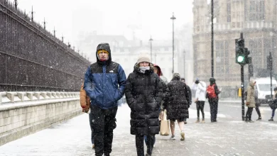 UK weather latest: Amber snow warning for 'dangerous' travel and risk to life wind alert issued - as Met Office gives storm update