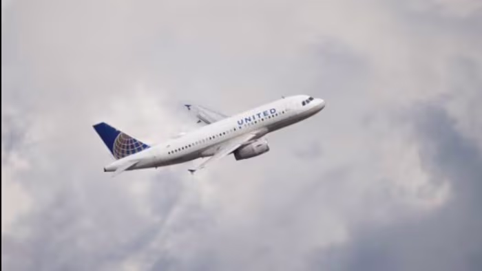 United works to get plane off Orlando runway after flight experiences ‘issue’ upon landing, airline says