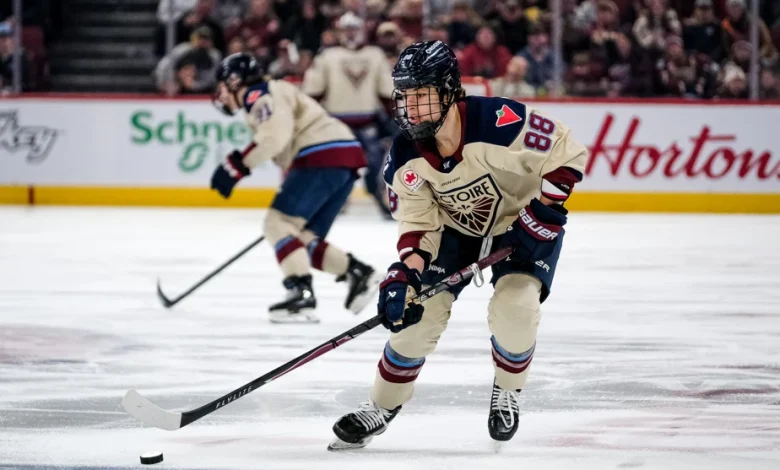 Victoire de Montréal | Skylar Irving a patiné auprès de Marie-Philip Poulin et d’Abby Roque à l’entraînement