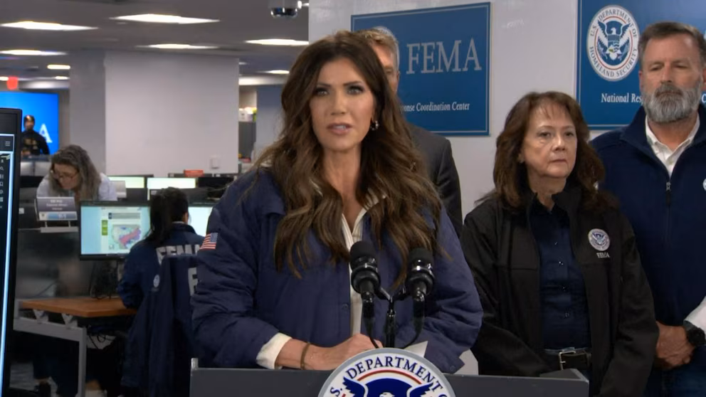 Video DHS Sec. Noem gives update after federal agent fatally shoots man in Minneapolis