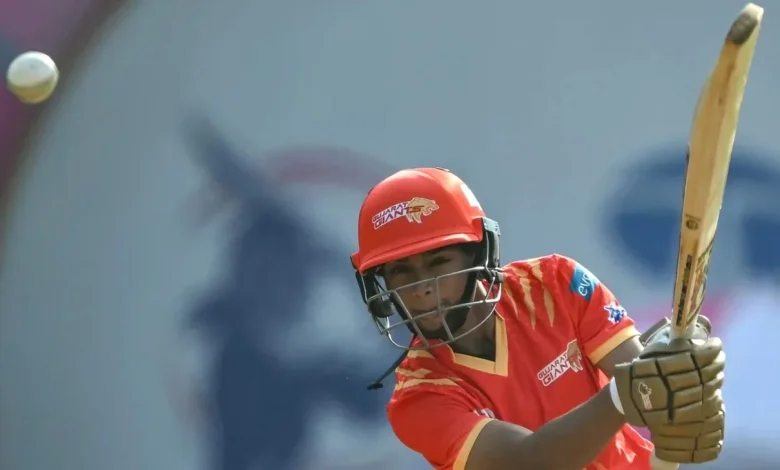 WPL 2026 - Gujarat Giants' Anushka Sharma out for short period with minor injury