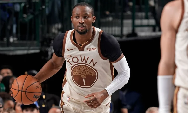 Warriors' Kuminga leaves early after injuring ankle, knee