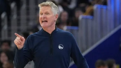 Warriors head coach Steve Kerr ejected after heated exchange over no-call