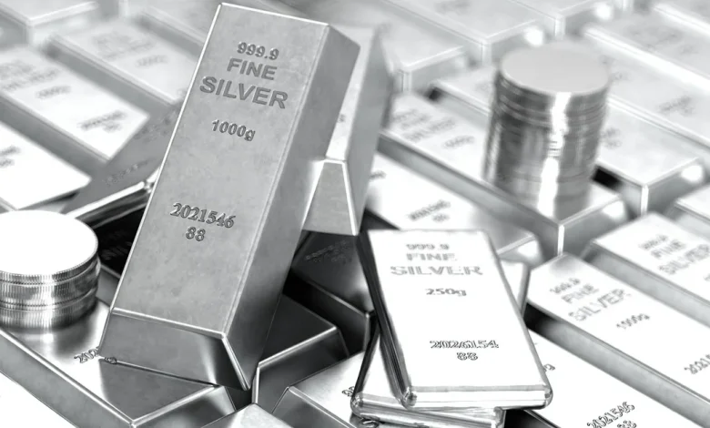 What are the downsides of investing in silver?