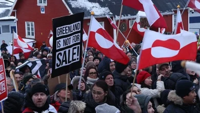 What do Britons think Europe should do if the USA seizes Greenland?