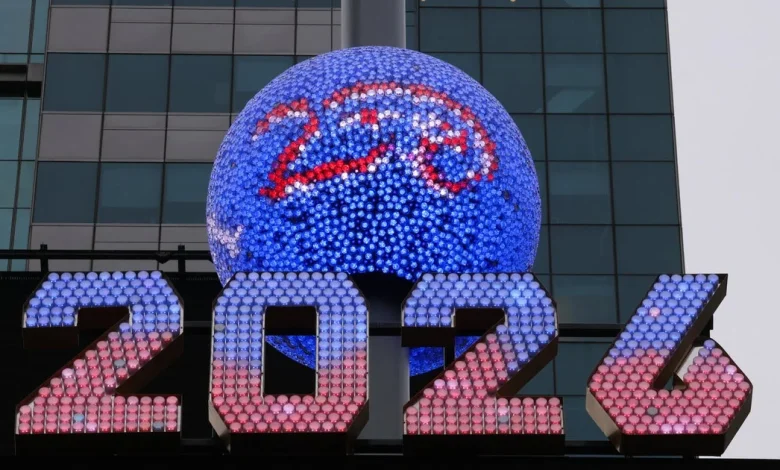 What's open on New Year's Day 2026? Here are open stores, restaurants and fast-food chains.