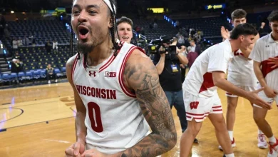 Wisconsin beats No. 2 Michigan 91-88 to give Wolverines their 1st loss of the season