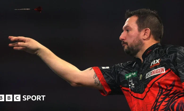 World Darts Championship 2026 LIVE: Ryan Searle vs Jonny Clayton - scores, results & updates