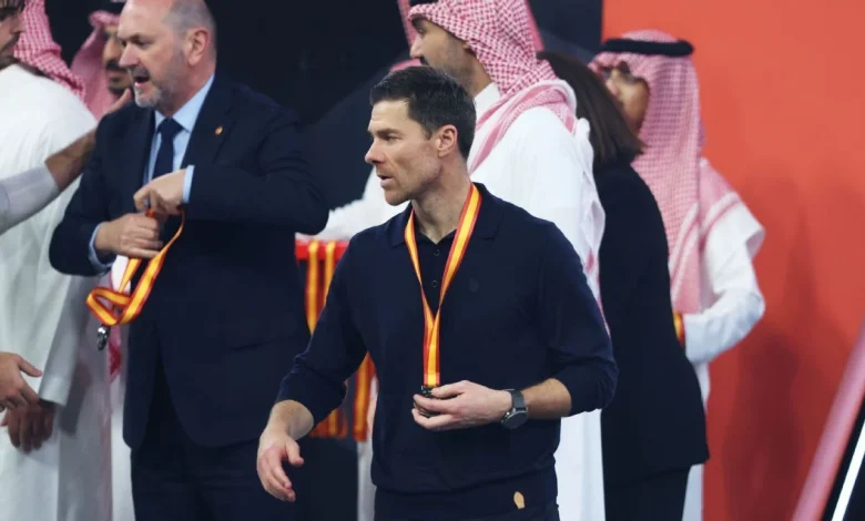 Xabi Alonso, fuera del Real Madrid tras perder la Supercopa ante Barcelona