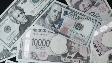 Yen Extends Gain as Takaichi Warning Points to Intervention Risk