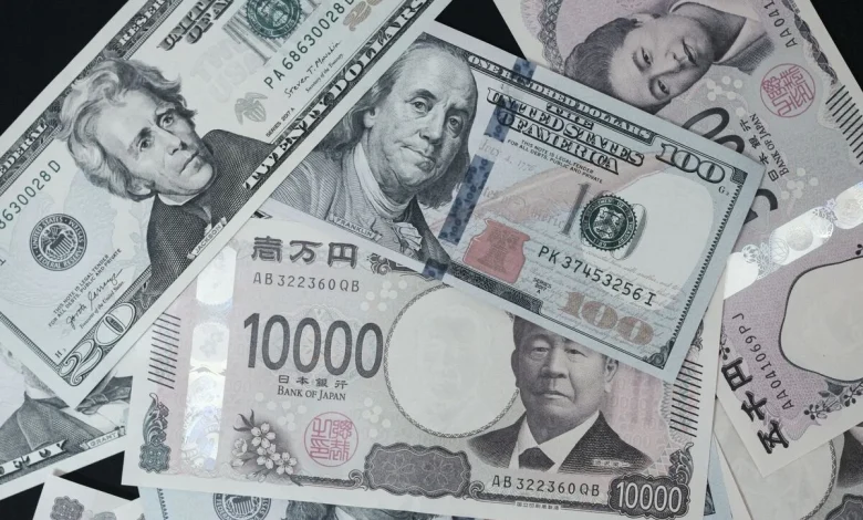 Yen Extends Gain as Takaichi Warning Points to Intervention Risk