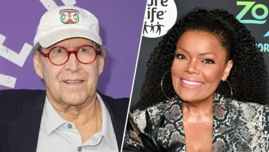 Yvette Nicole Brown Speaks Out Amid Chevy Chase Doc