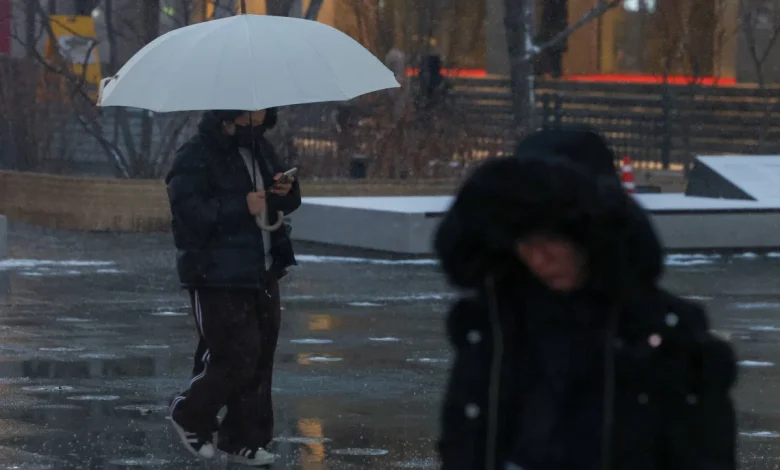 "우산 챙기세요"⋯중부 지역 곳곳에 눈·비 [내일날씨]