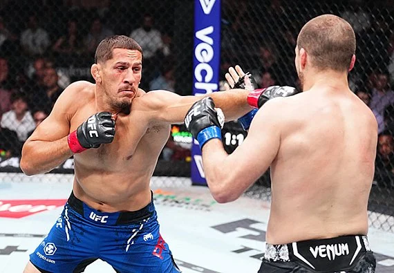 19-Time Octagon Veteran Steps in on Short Notice at UFC Fight Night 266