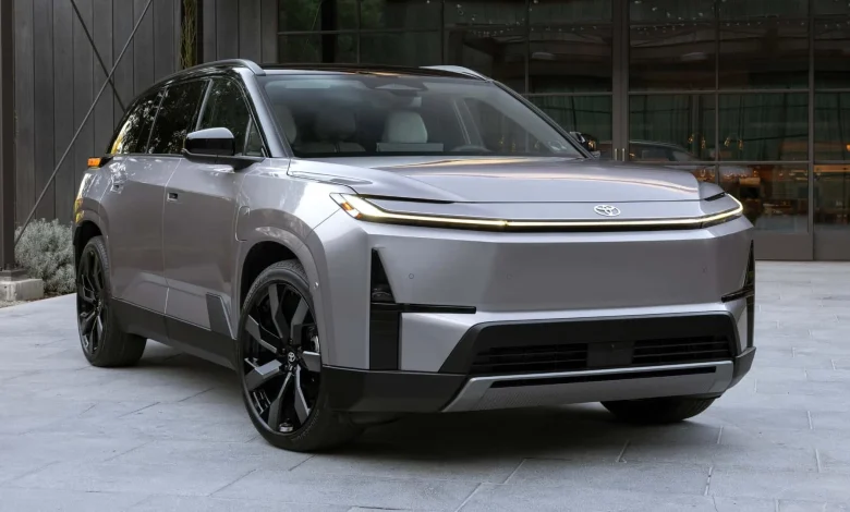 2027 Toyota Highlander: Range, Horsepower, Price