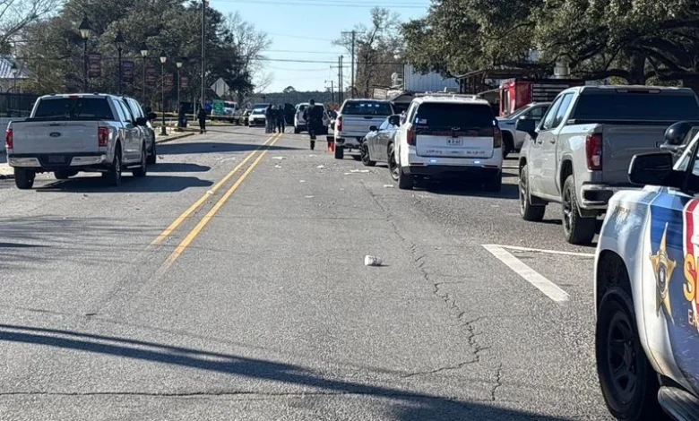 5 people, including one child, injured in shooting at East Feliciana Parish courthouse during Mardi Gras parade