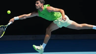 A qué hora juega Alcaraz en Doha: horario y dónde ver en TV los cuartos con Khachanov