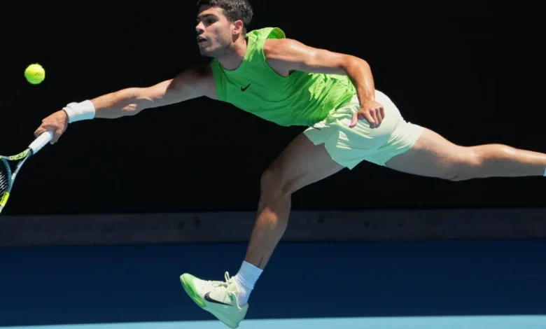 A qué hora juega Alcaraz en Doha: horario y dónde ver en TV los cuartos con Khachanov