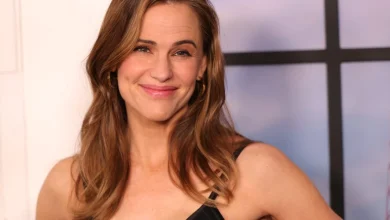 Actress Jennifer Garner just took her $724 million organic food empire public. She started her career making just $150 weekly as a ‘broke’ understudy