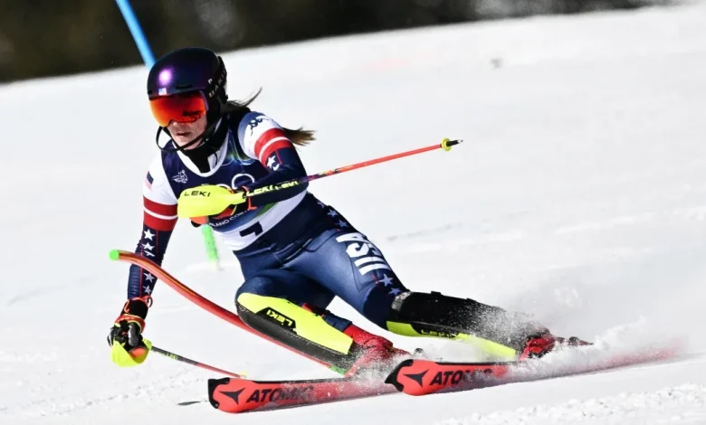 After days of disappointment, Mikaela Shiffrin storms to slalom lead after first run