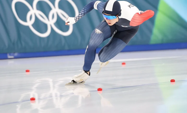 After unexpected warmup, speed skater shifts focus back to main event